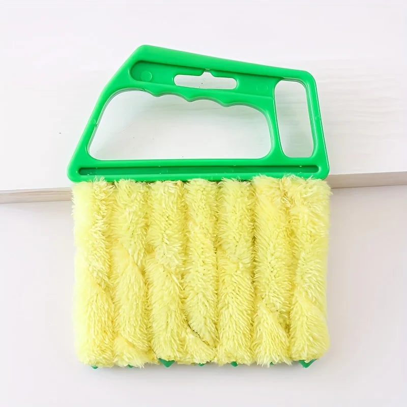Multi-Slat Blinds Cleaning Tool