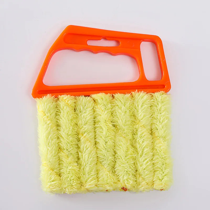 Multi-Slat Blinds Cleaning Tool
