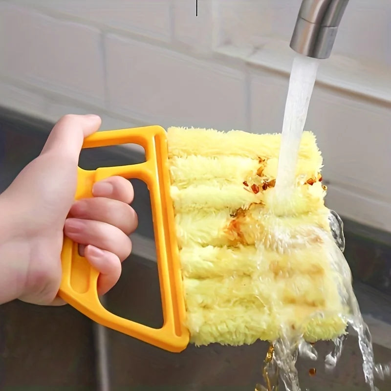 Multi-Slat Blinds Cleaning Tool